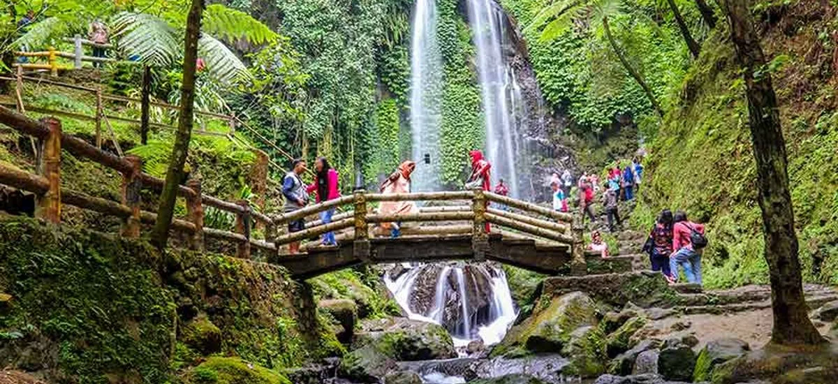 Air terjun jumog Wisata kemuning Karang Anyar