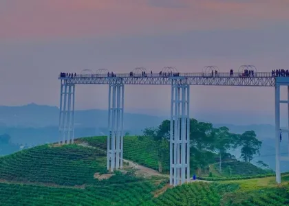 Jembatan Kaca Kemuning karanganyar