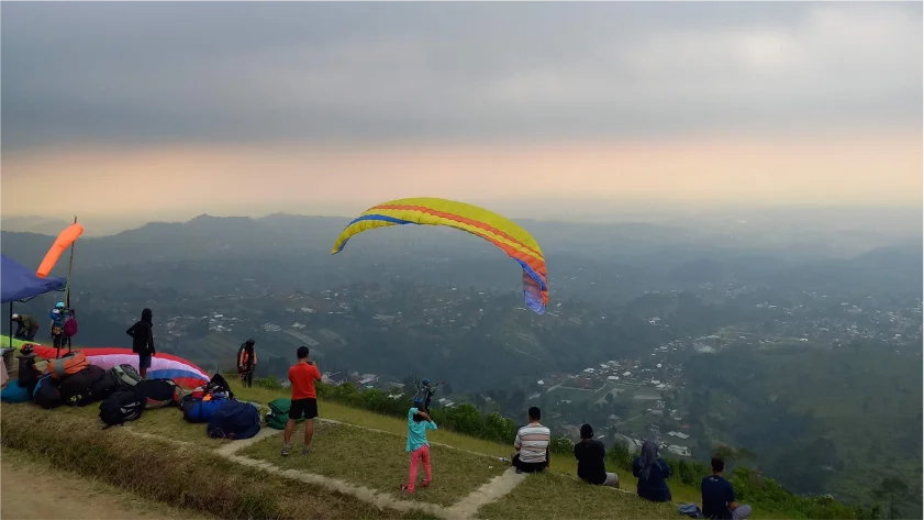 Paralayang Kemuning Karanganyar